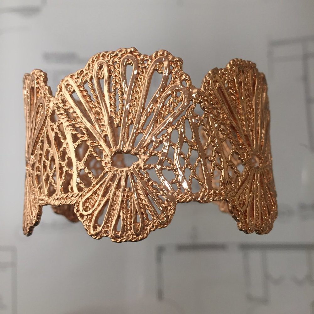 Stella & Dot Geneve Lace Cuff (Rose Gold)